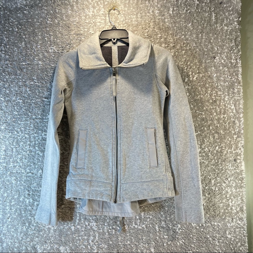 Lululemon sweater jacket with‎ optional vent ruffle women Size 4 see measurem
